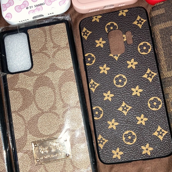 PHONE COVERS 😎 - Picture 5 of 17